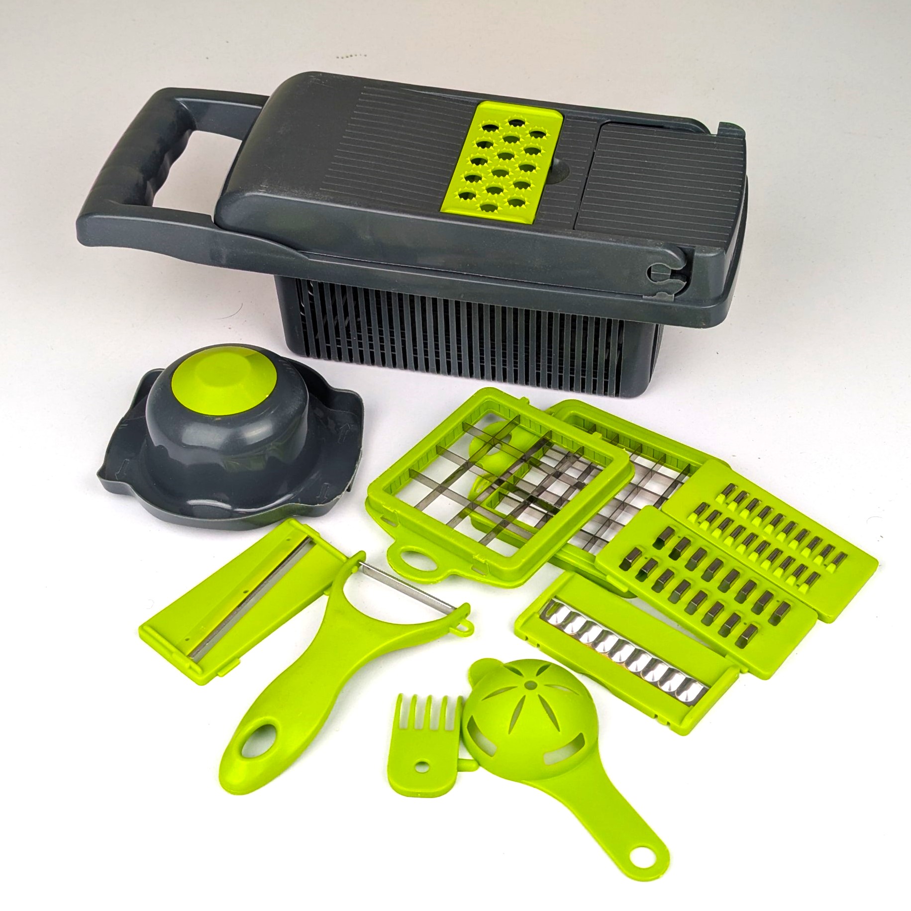Revolutionize Cooking: 12-in-1 Multifunctional Vegetable Chopper Set